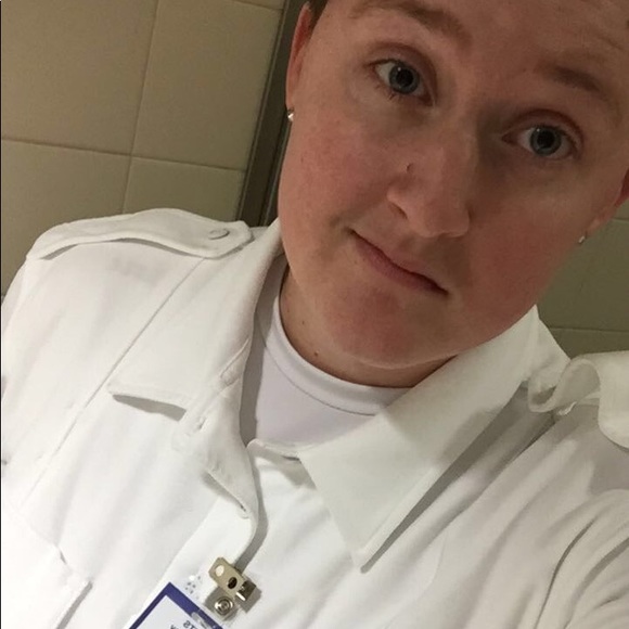 Meet your Posher, Katelyn - Picture 2 of 2